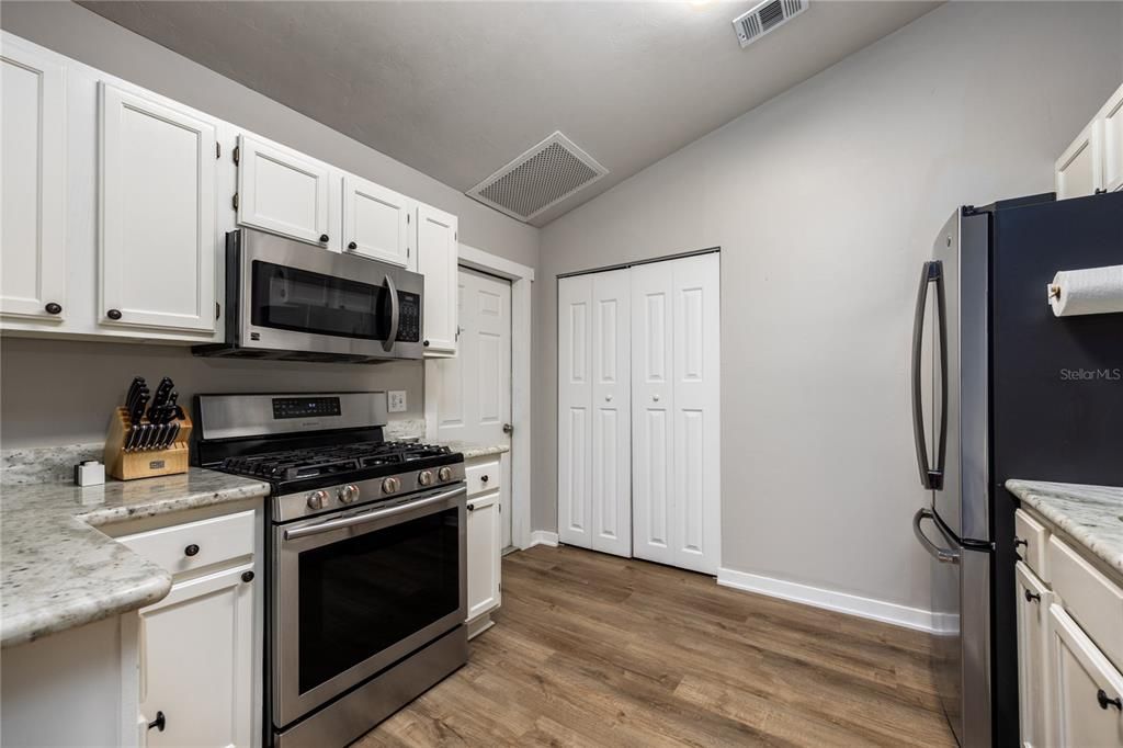 Active With Contract: $330,000 (4 beds, 2 baths, 1556 Square Feet)