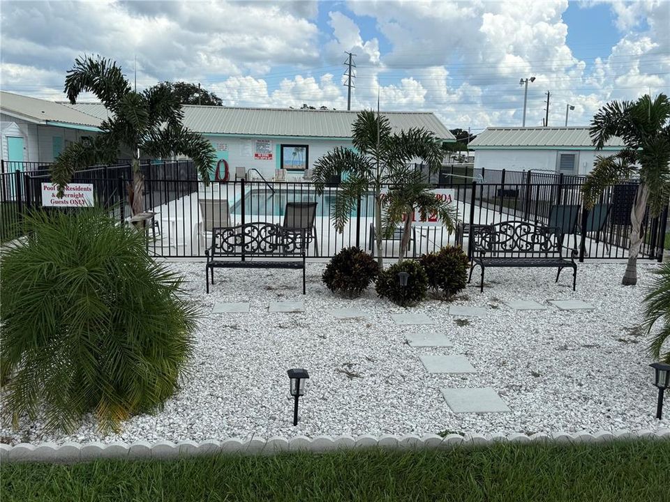 合同活跃: $129,900 (2 贝兹, 2 浴室, 960 平方英尺)