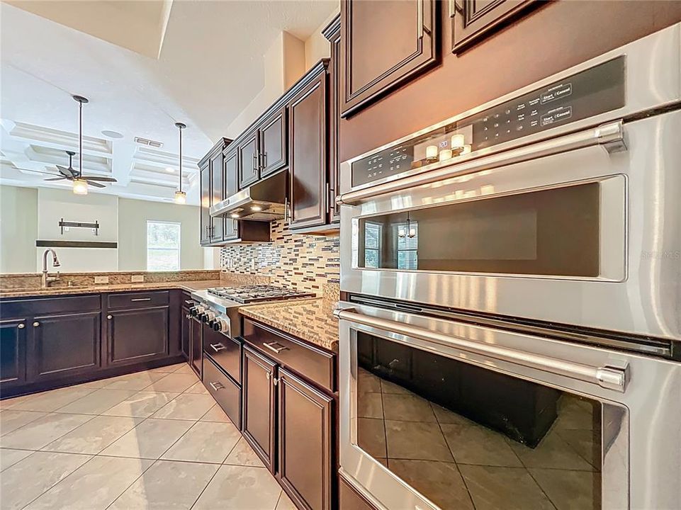 待售: $830,000 (3 贝兹, 3 浴室, 3253 平方英尺)