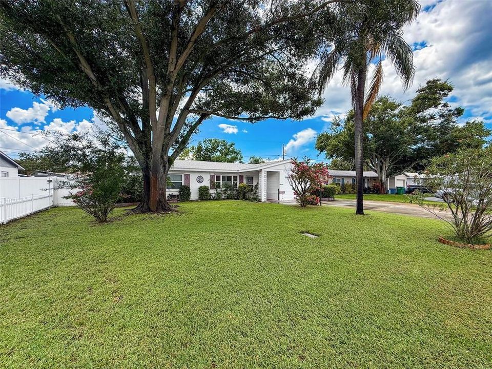 На продажу: $392,000 (2 спален, 2 ванн, 1207 Квадратных фут)