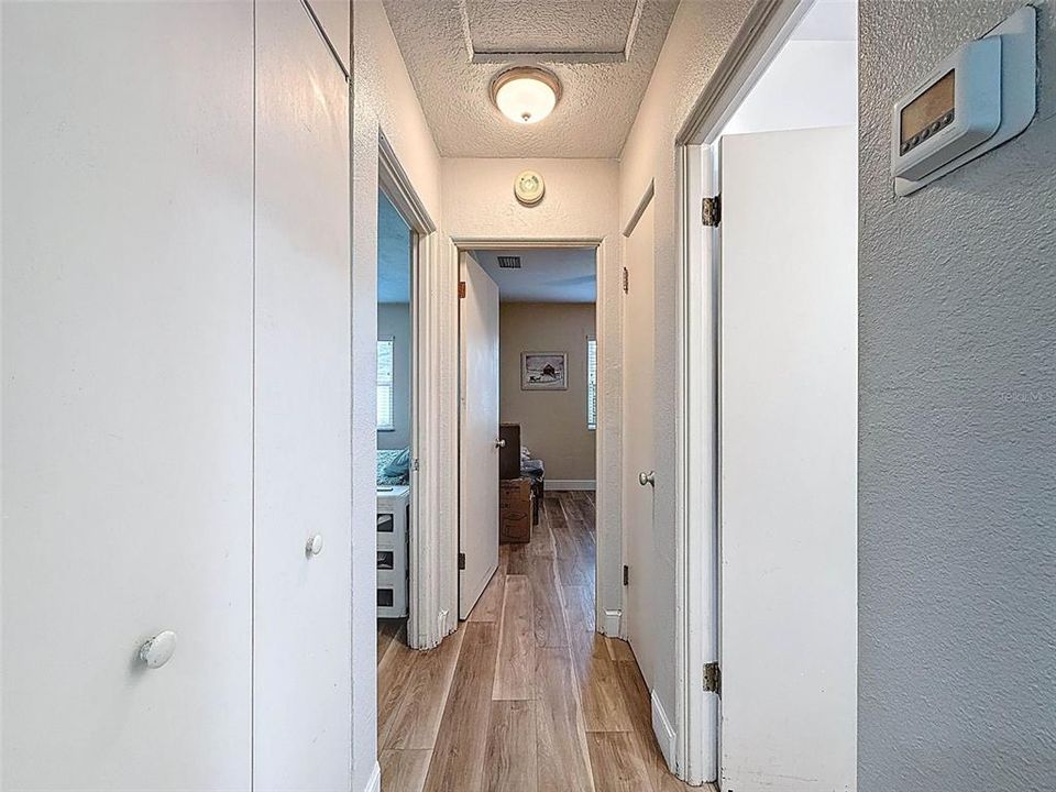 На продажу: $392,000 (2 спален, 2 ванн, 1207 Квадратных фут)