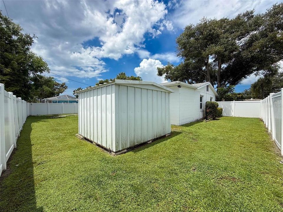 На продажу: $392,000 (2 спален, 2 ванн, 1207 Квадратных фут)