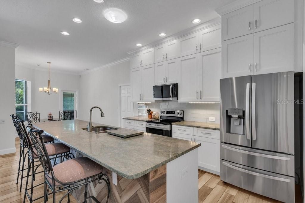 En Venta: $619,900 (3 camas, 2 baños, 2186 Pies cuadrados)