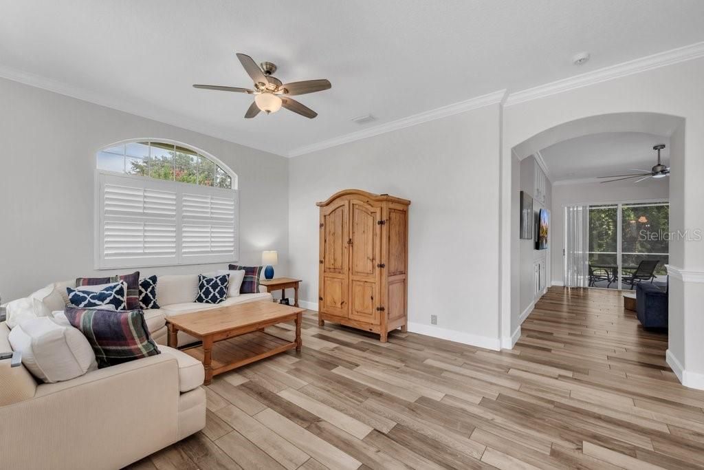 En Venta: $619,900 (3 camas, 2 baños, 2186 Pies cuadrados)