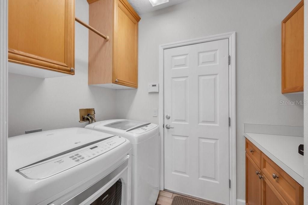 En Venta: $619,900 (3 camas, 2 baños, 2186 Pies cuadrados)