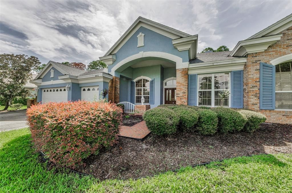 合同活跃: $1,099,999 (5 贝兹, 3 浴室, 4395 平方英尺)