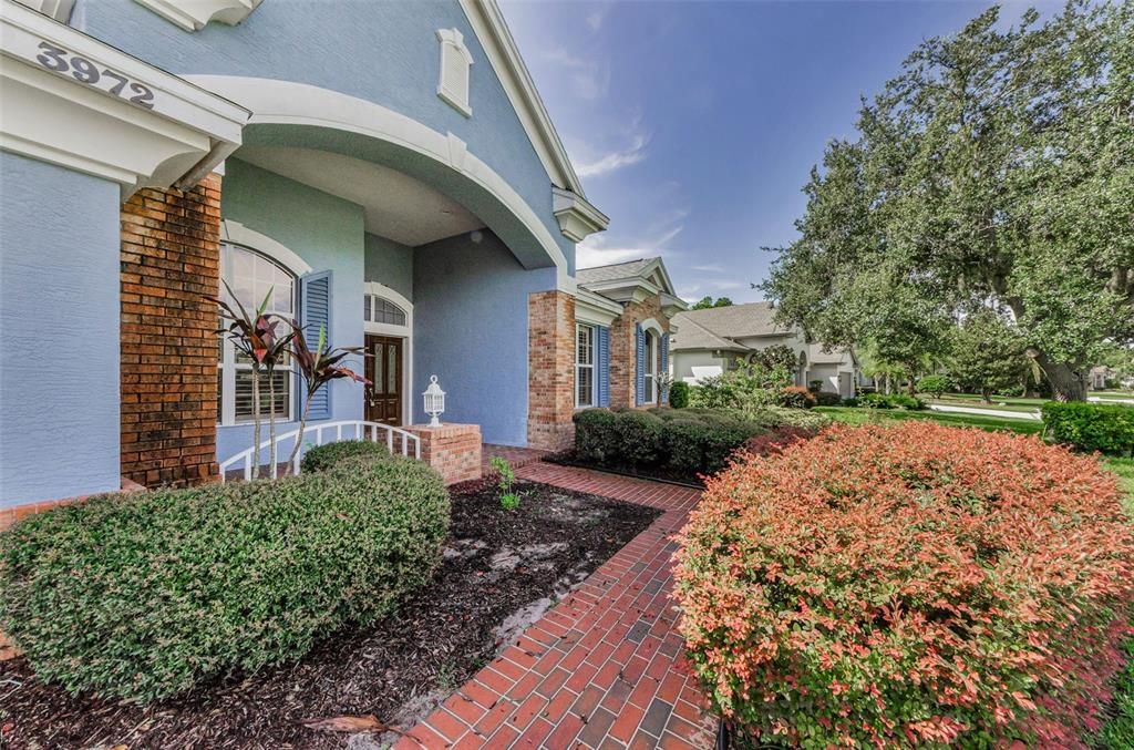 合同活跃: $1,099,999 (5 贝兹, 3 浴室, 4395 平方英尺)