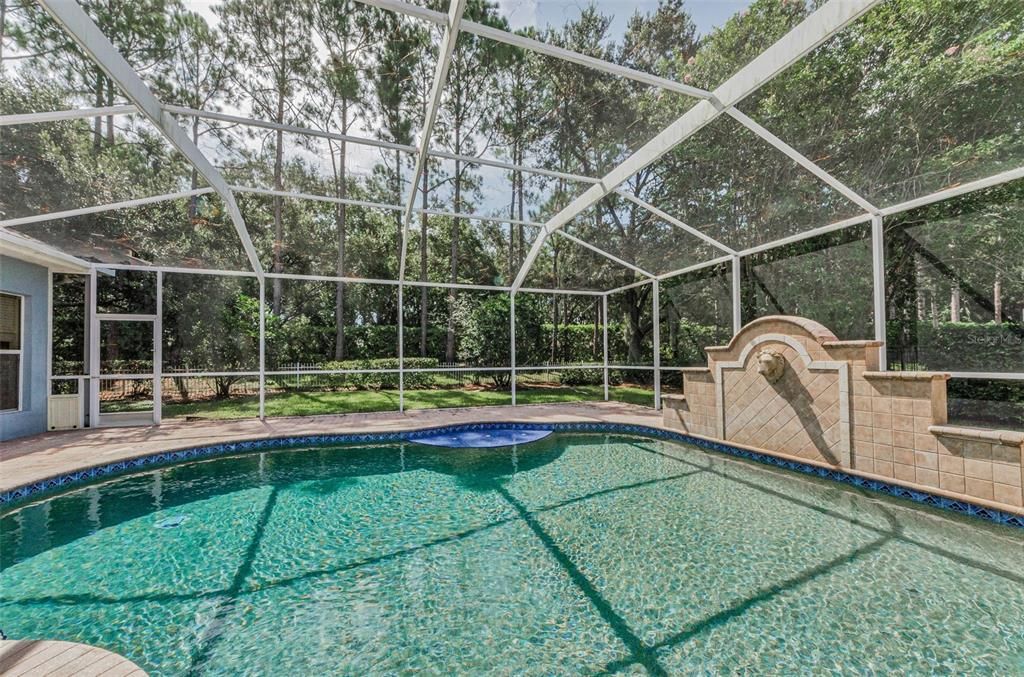 合同活跃: $1,099,999 (5 贝兹, 3 浴室, 4395 平方英尺)