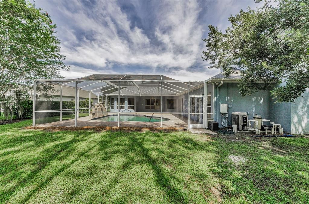 合同活跃: $1,099,999 (5 贝兹, 3 浴室, 4395 平方英尺)