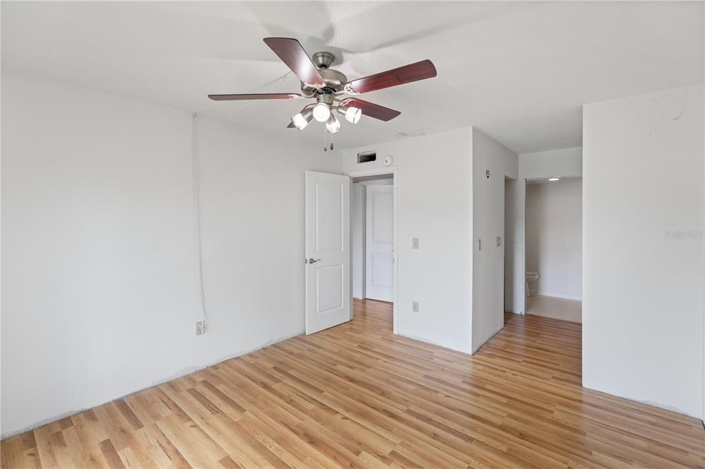 Activo con contrato: $85,000 (2 camas, 2 baños, 919 Pies cuadrados)