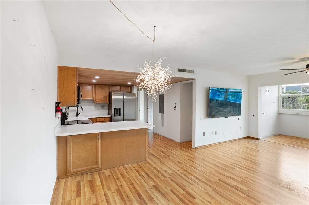 Activo con contrato: $85,000 (2 camas, 2 baños, 919 Pies cuadrados)