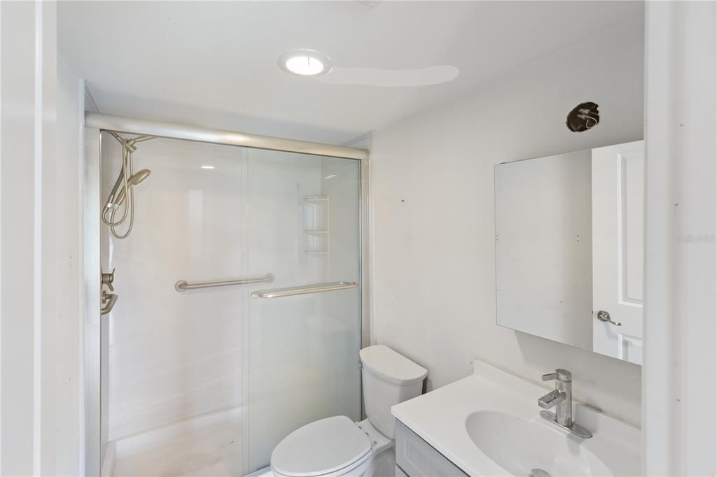 Activo con contrato: $85,000 (2 camas, 2 baños, 919 Pies cuadrados)