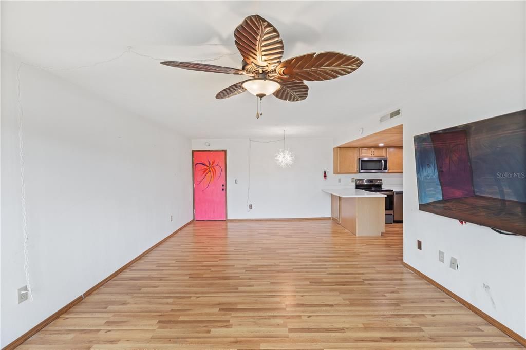 Activo con contrato: $85,000 (2 camas, 2 baños, 919 Pies cuadrados)