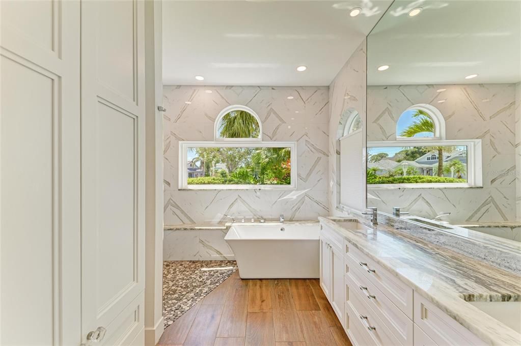 Active With Contract: $949,000 (4 beds, 3 baths, 2242 Square Feet)