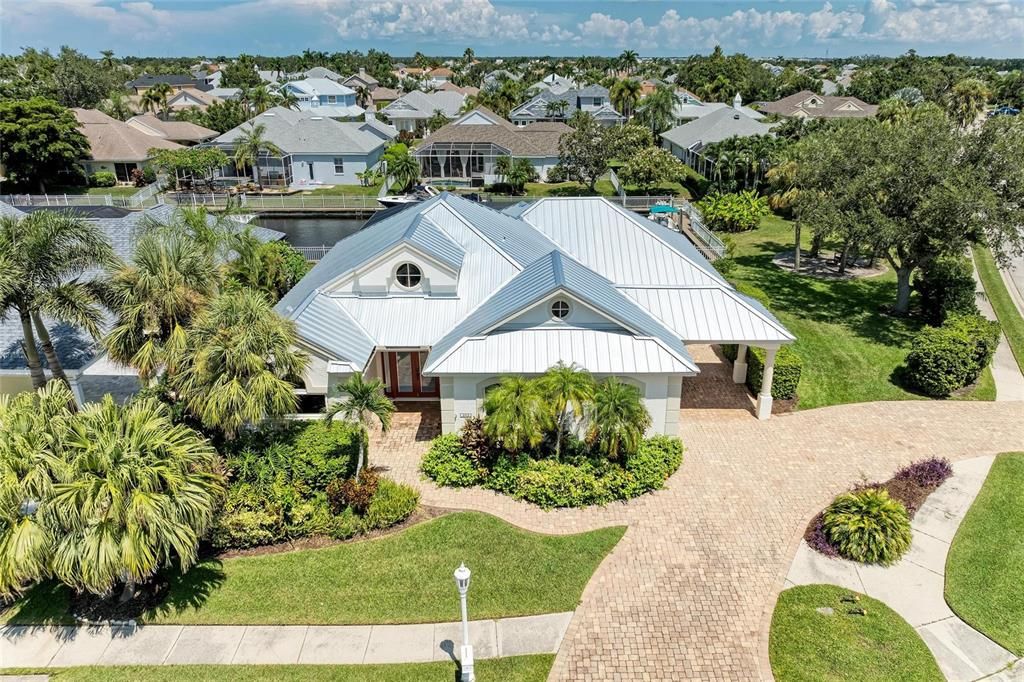 Active With Contract: $949,000 (4 beds, 3 baths, 2242 Square Feet)