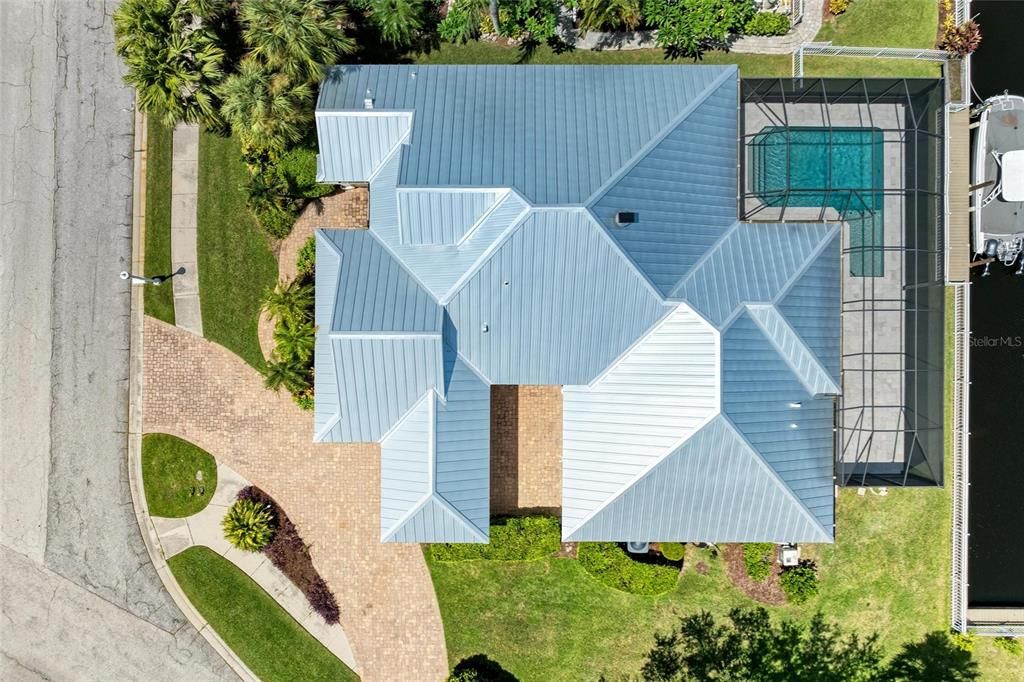 Active With Contract: $949,000 (4 beds, 3 baths, 2242 Square Feet)