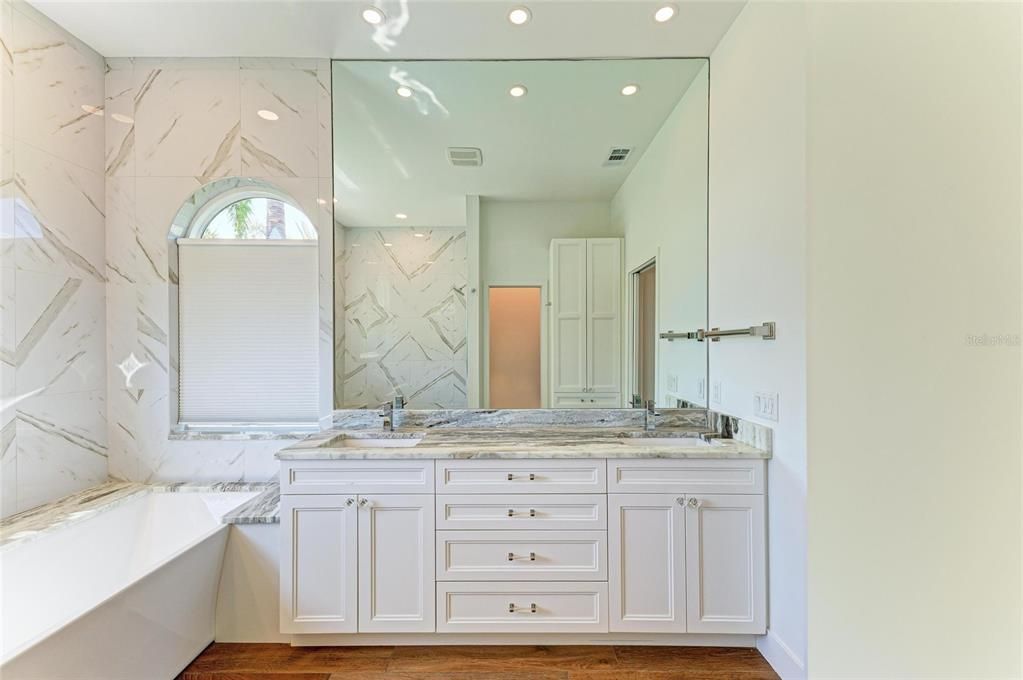 Active With Contract: $949,000 (4 beds, 3 baths, 2242 Square Feet)