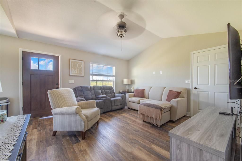 На продажу: $789,000 (3 спален, 2 ванн, 1839 Квадратных фут)