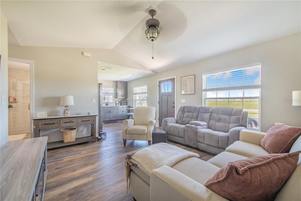 На продажу: $789,000 (3 спален, 2 ванн, 1839 Квадратных фут)