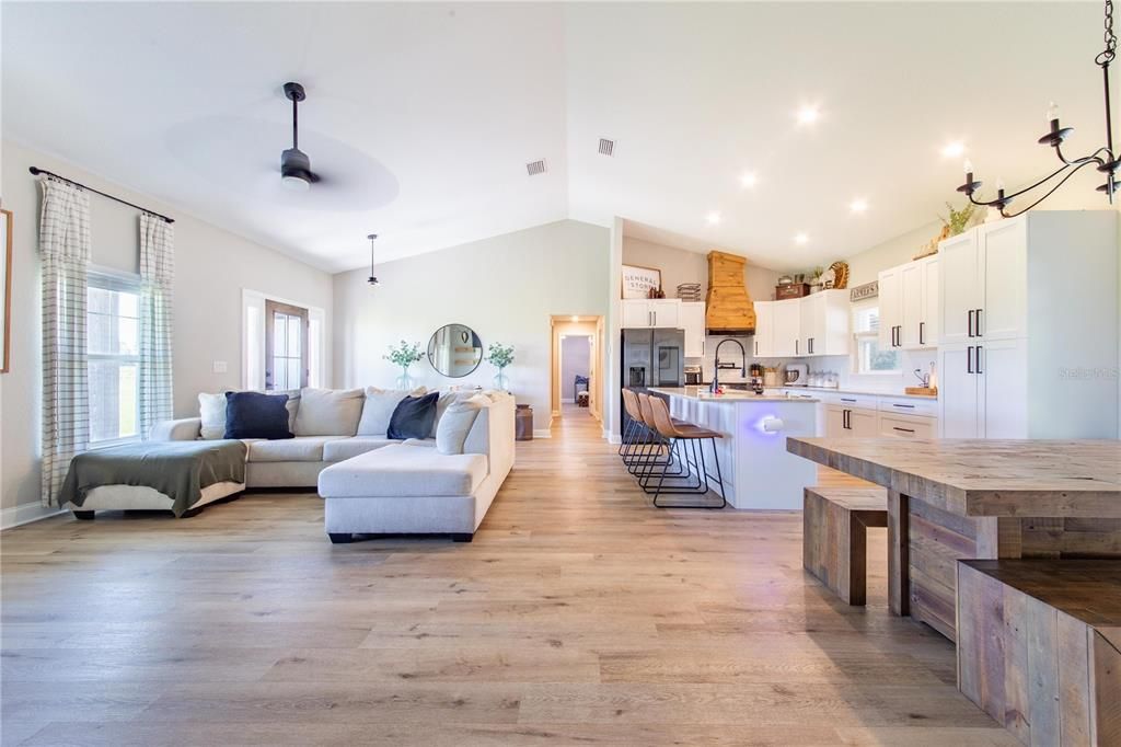 На продажу: $789,000 (3 спален, 2 ванн, 1839 Квадратных фут)