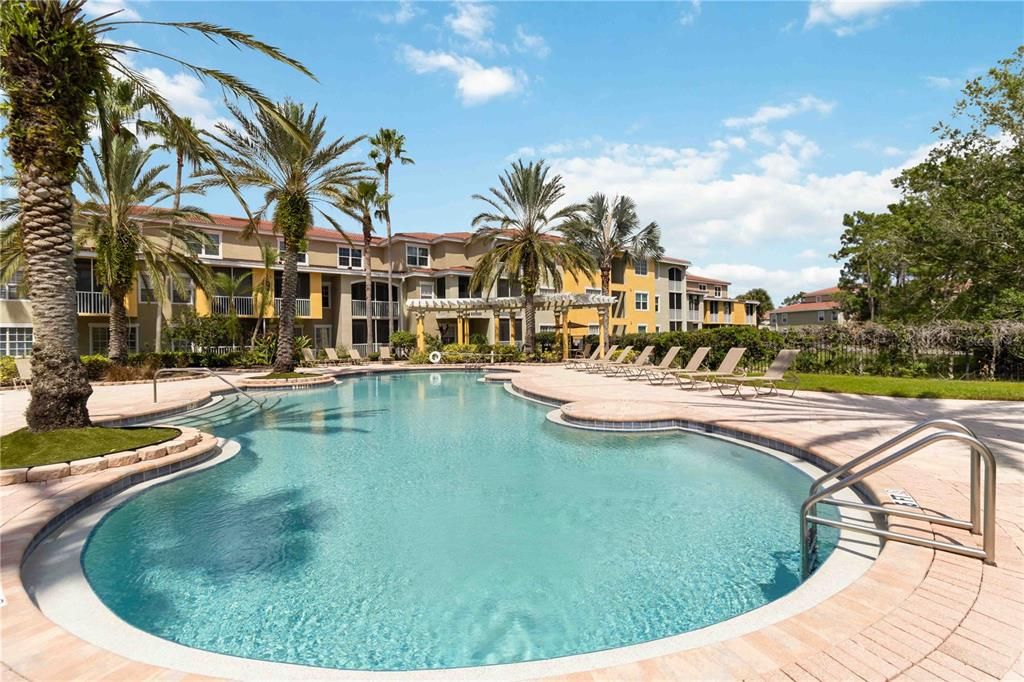 合同活跃: $209,000 (2 贝兹, 2 浴室, 1192 平方英尺)