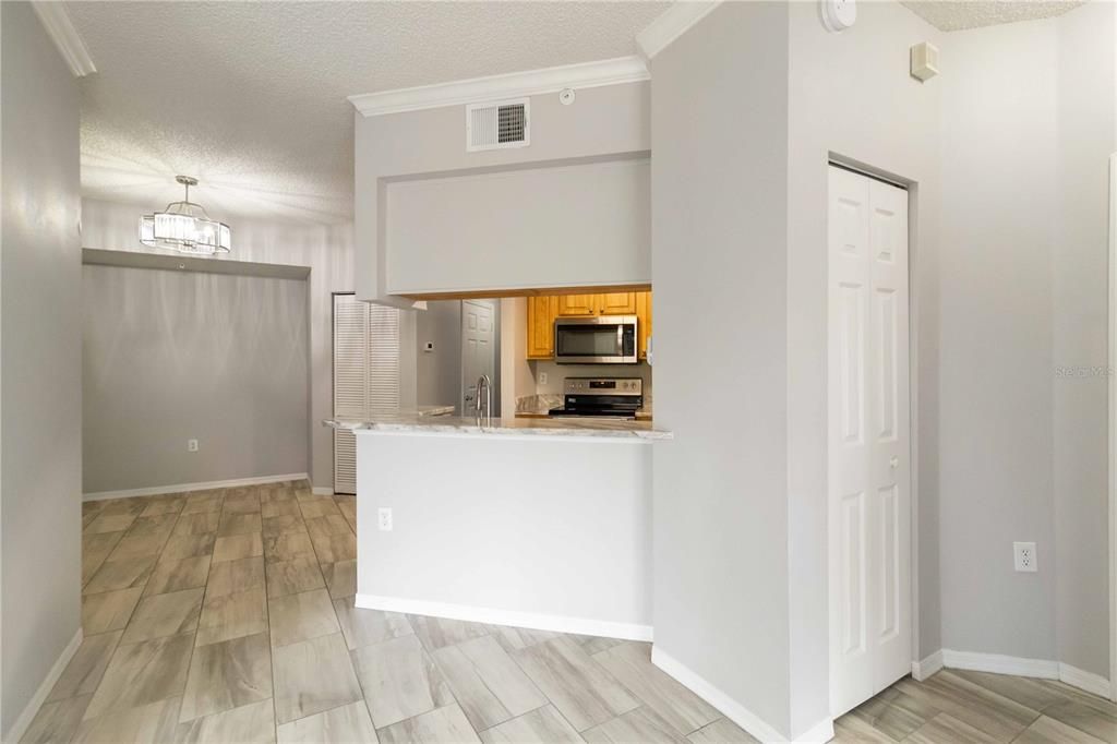 合同活跃: $209,000 (2 贝兹, 2 浴室, 1192 平方英尺)