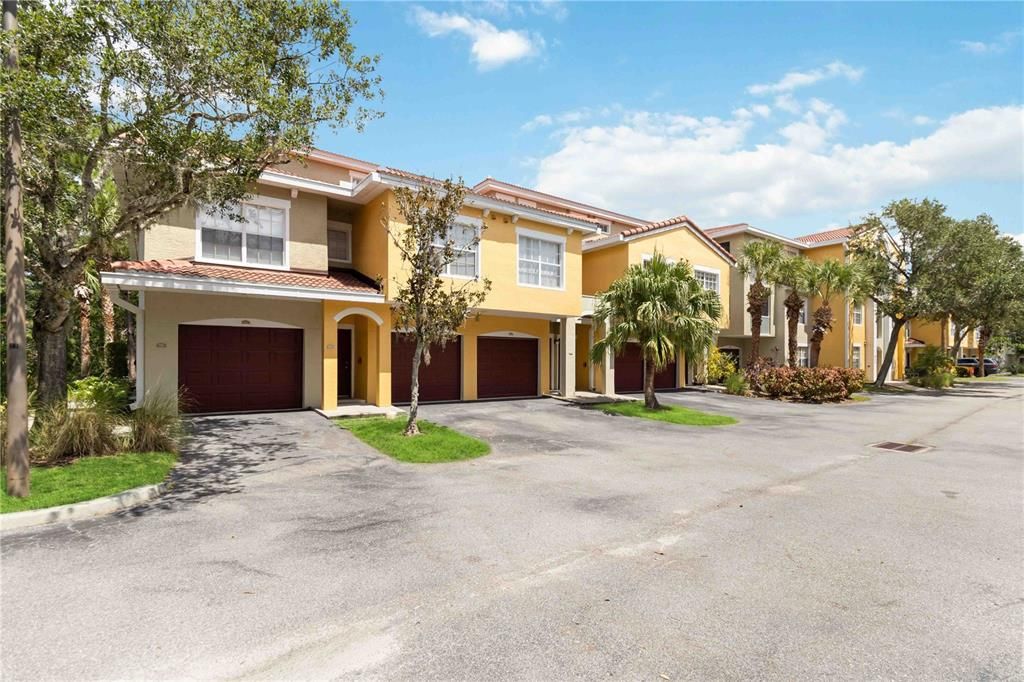 合同活跃: $209,000 (2 贝兹, 2 浴室, 1192 平方英尺)