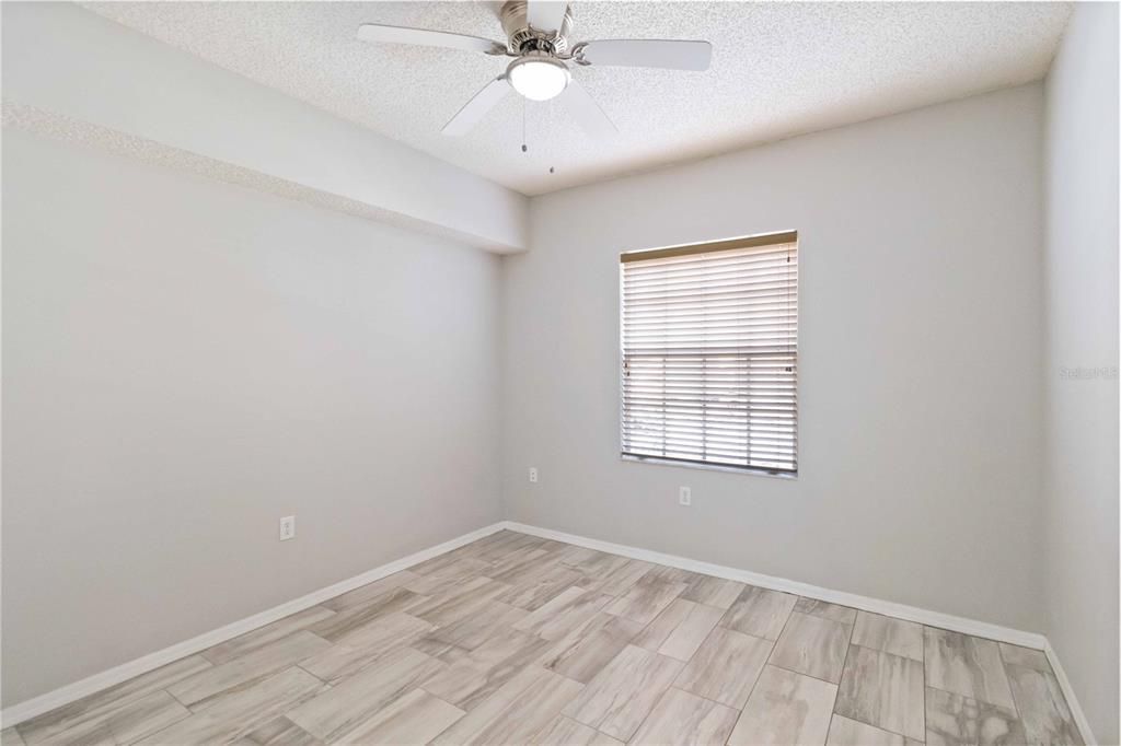 合同活跃: $209,000 (2 贝兹, 2 浴室, 1192 平方英尺)