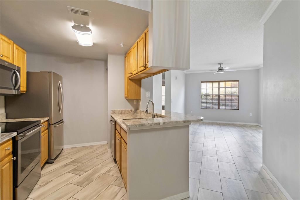 合同活跃: $209,000 (2 贝兹, 2 浴室, 1192 平方英尺)