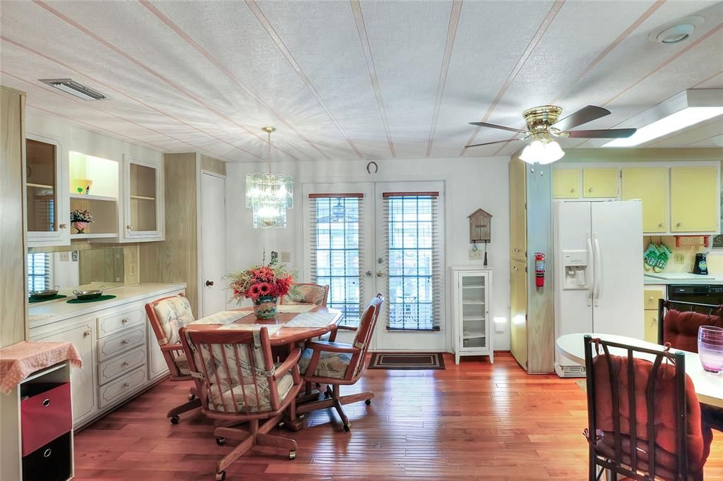 待售: $169,900 (2 贝兹, 2 浴室, 1322 平方英尺)