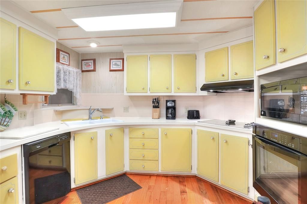 待售: $169,900 (2 贝兹, 2 浴室, 1322 平方英尺)