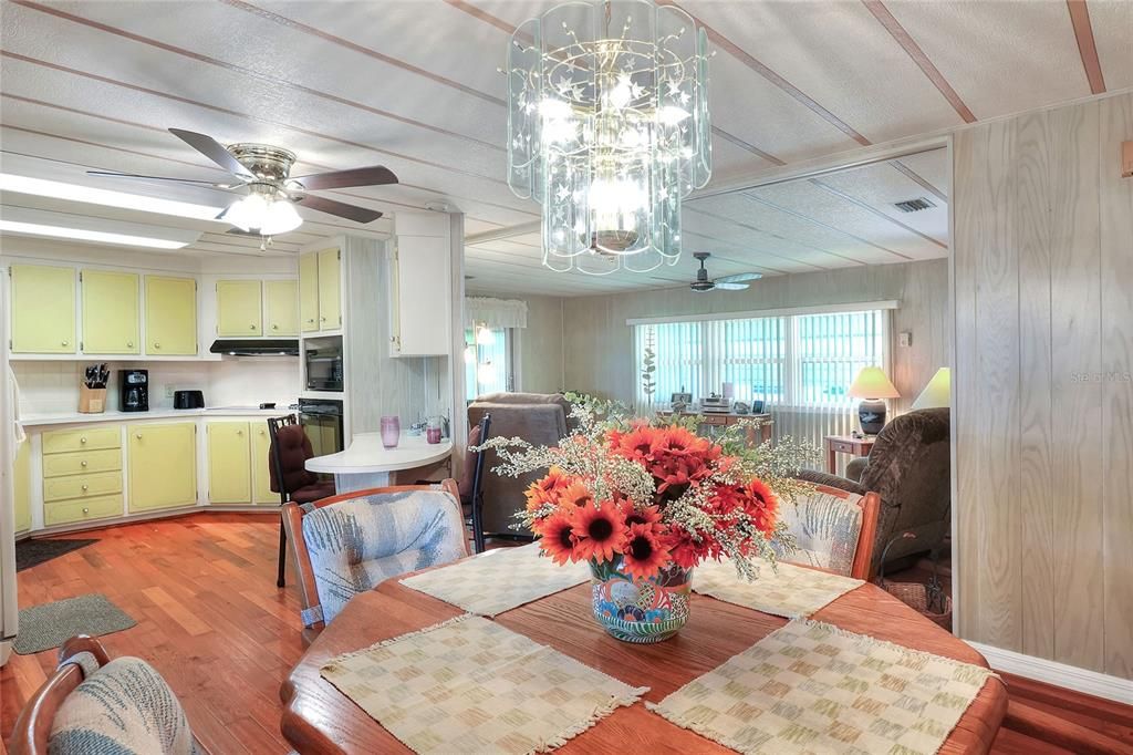 待售: $169,900 (2 贝兹, 2 浴室, 1322 平方英尺)