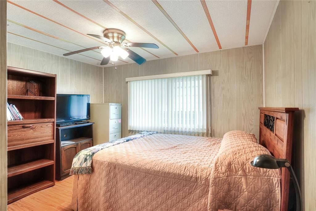 待售: $169,900 (2 贝兹, 2 浴室, 1322 平方英尺)