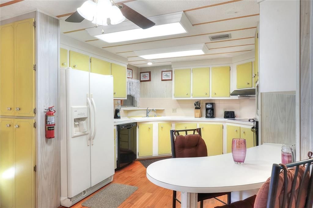 待售: $169,900 (2 贝兹, 2 浴室, 1322 平方英尺)