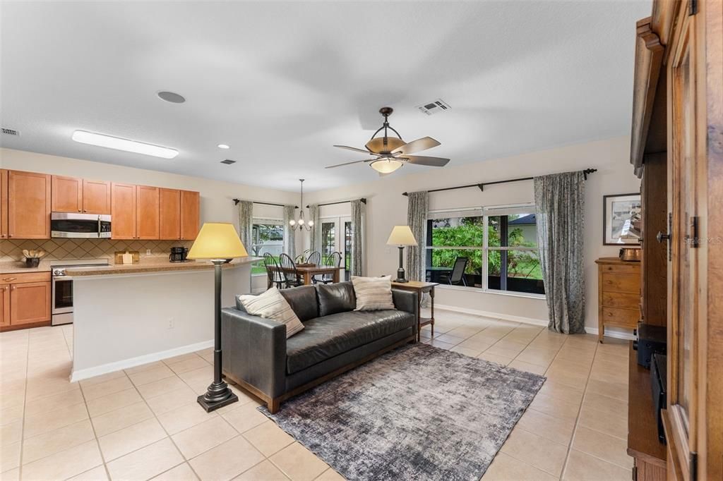 Под контрактом: $549,900 (4 спален, 3 ванн, 2860 Квадратных фут)