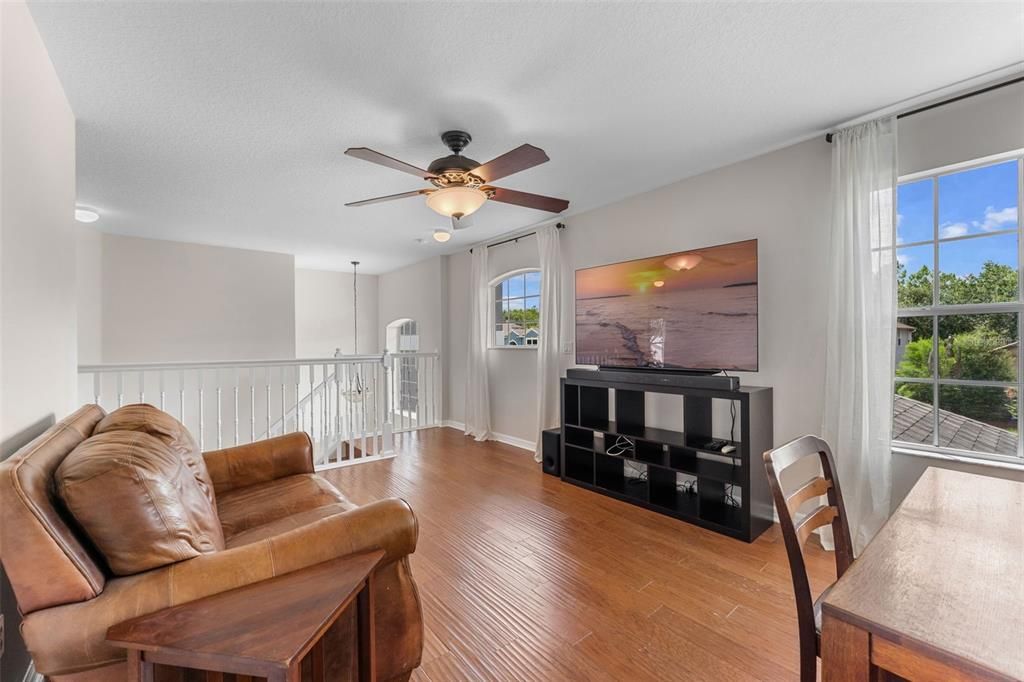 Под контрактом: $549,900 (4 спален, 3 ванн, 2860 Квадратных фут)