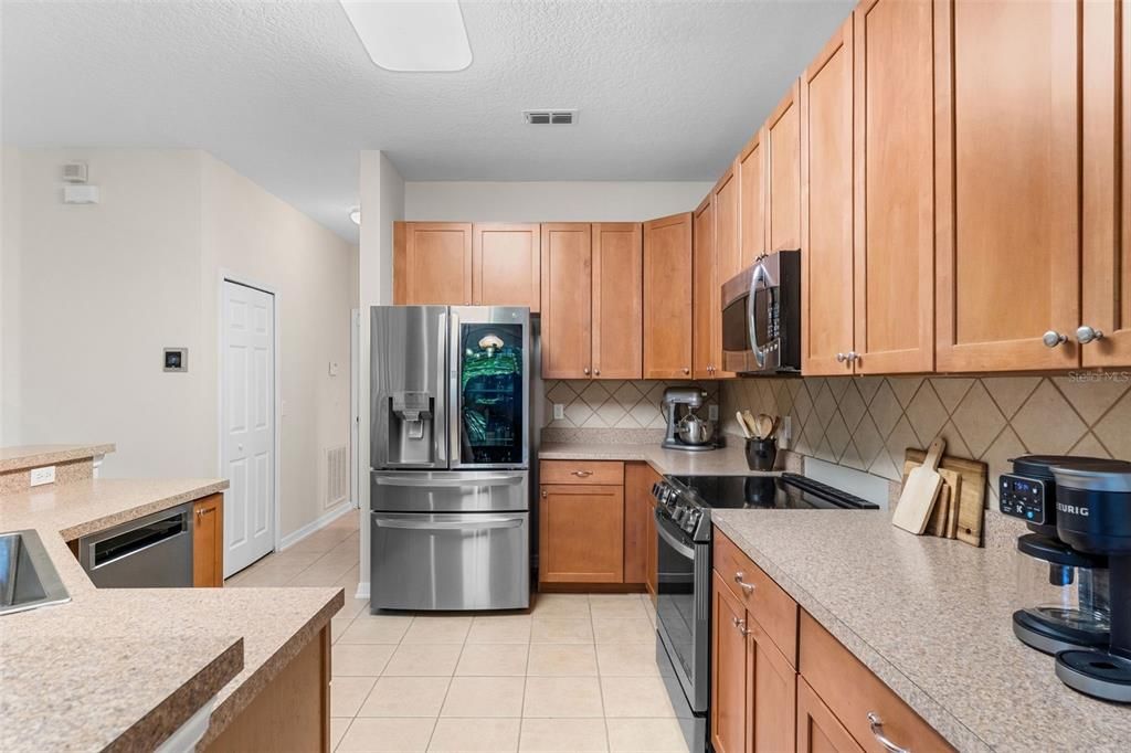 Под контрактом: $549,900 (4 спален, 3 ванн, 2860 Квадратных фут)