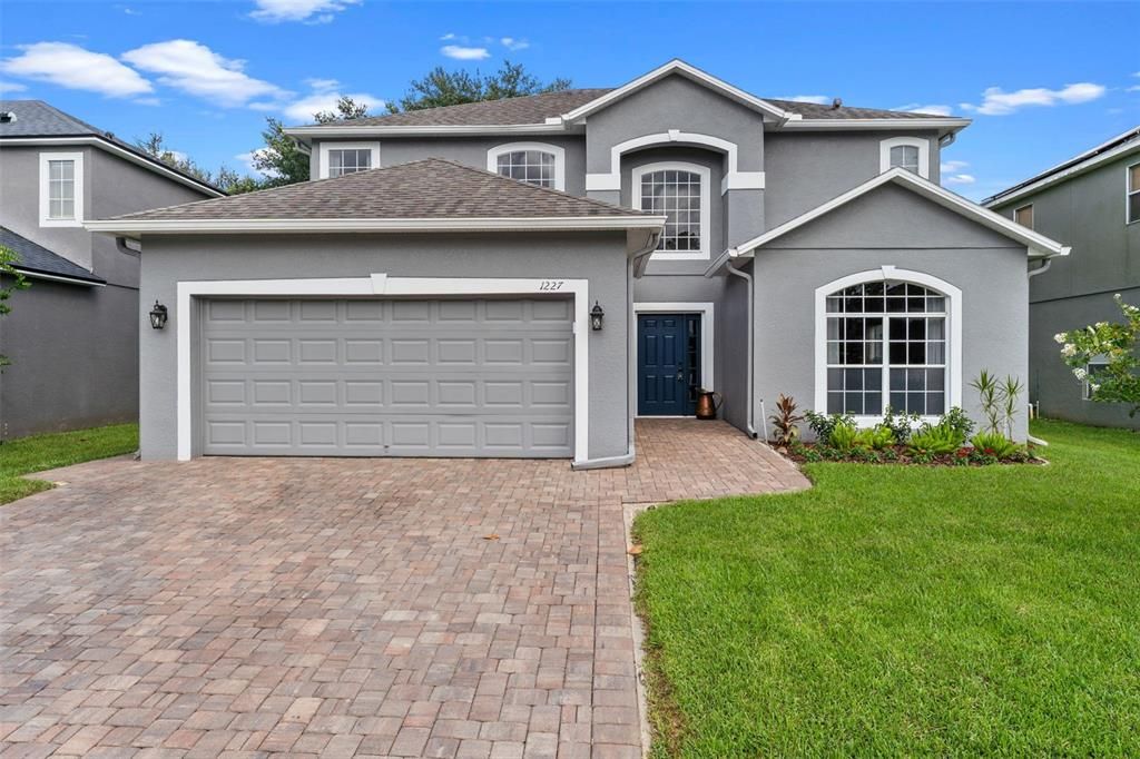 Под контрактом: $549,900 (4 спален, 3 ванн, 2860 Квадратных фут)