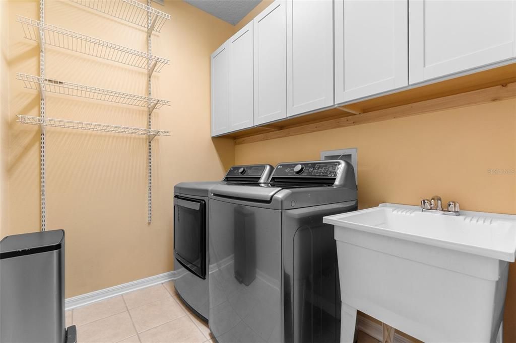 Под контрактом: $549,900 (4 спален, 3 ванн, 2860 Квадратных фут)