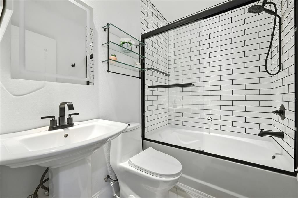 For Sale: $423,999 (4 beds, 3 baths, 2132 Square Feet)