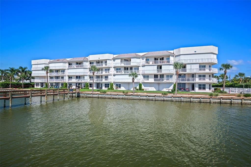 Activo con contrato: $429,000 (3 camas, 2 baños, 2050 Pies cuadrados)