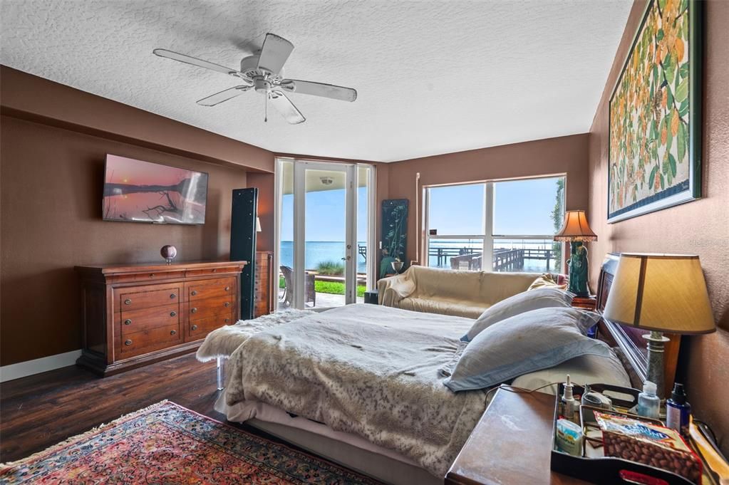 Activo con contrato: $429,000 (3 camas, 2 baños, 2050 Pies cuadrados)