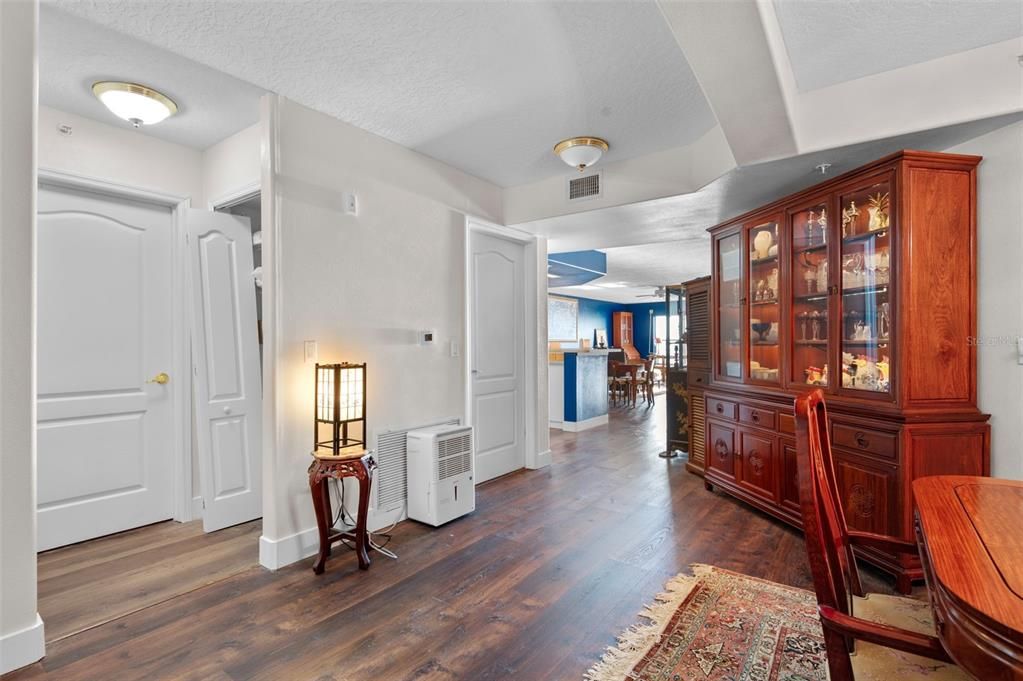 Activo con contrato: $429,000 (3 camas, 2 baños, 2050 Pies cuadrados)