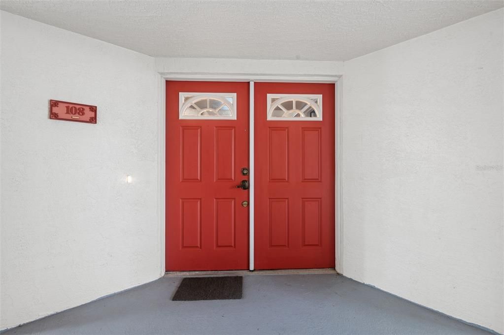 Activo con contrato: $429,000 (3 camas, 2 baños, 2050 Pies cuadrados)