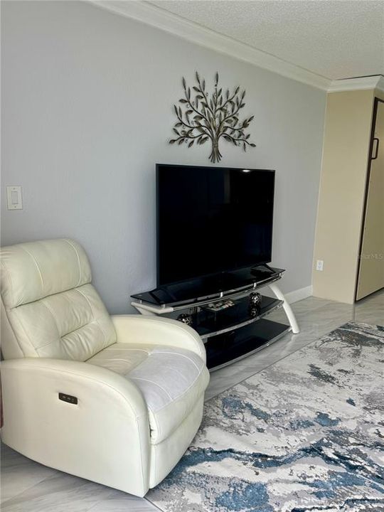 出租: $2,500 (0 贝兹, 1 浴室, 640 平方英尺)