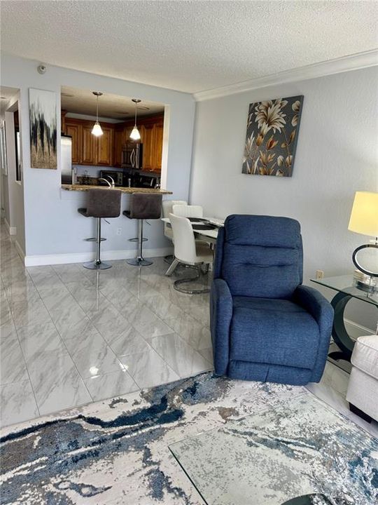 出租: $2,500 (0 贝兹, 1 浴室, 640 平方英尺)