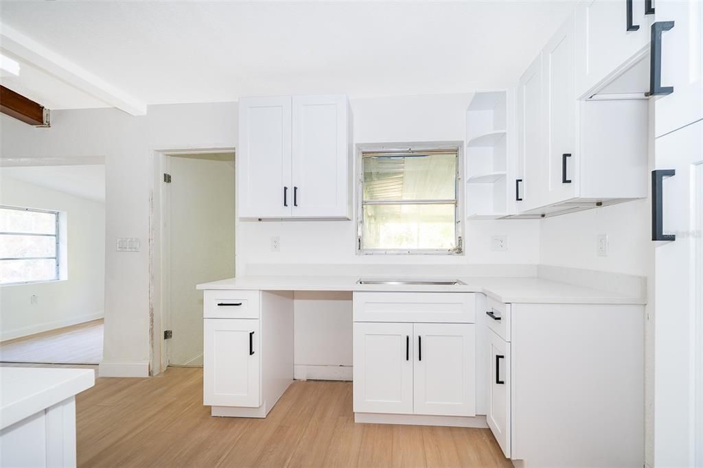 Active With Contract: $185,500 (2 beds, 2 baths, 1710 Square Feet)