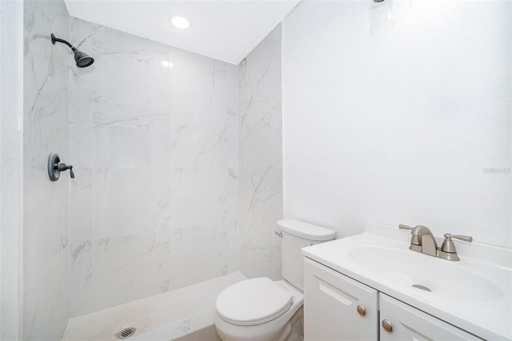 Active With Contract: $185,500 (2 beds, 2 baths, 1710 Square Feet)