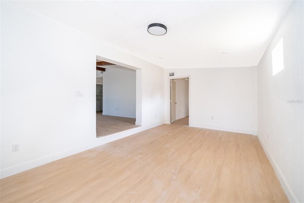 Active With Contract: $185,500 (2 beds, 2 baths, 1710 Square Feet)