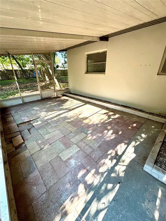 Active With Contract: $185,500 (2 beds, 2 baths, 1710 Square Feet)